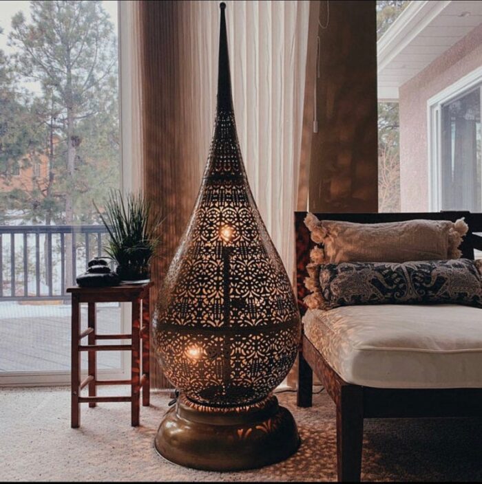 Moroccan table lamp with unique design